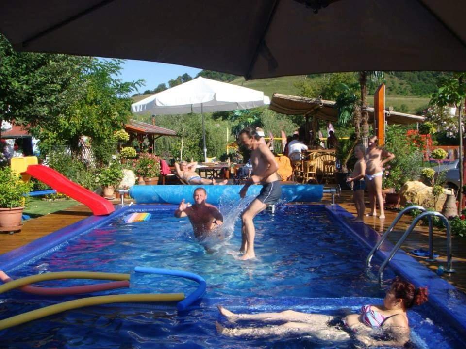 Holiday Vendeghaz Es Szabadidokert Jardanhaza Экстерьер фото